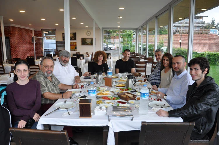 Nezihe Muhiddin Sahnesi Beykoz'da açıldı 2 nezihe muhiddin sahnesi beykoz da acildi 2 br1nMU Eur