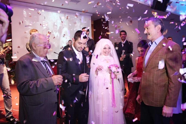 Doğum gününde kızı nişanlandı 1 nur gunes nisan 1 YmO9DWureA