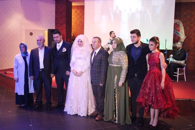 Doğum gününde kızı nişanlandı 3 nur gunes nisan 6 1ILANaMBSo