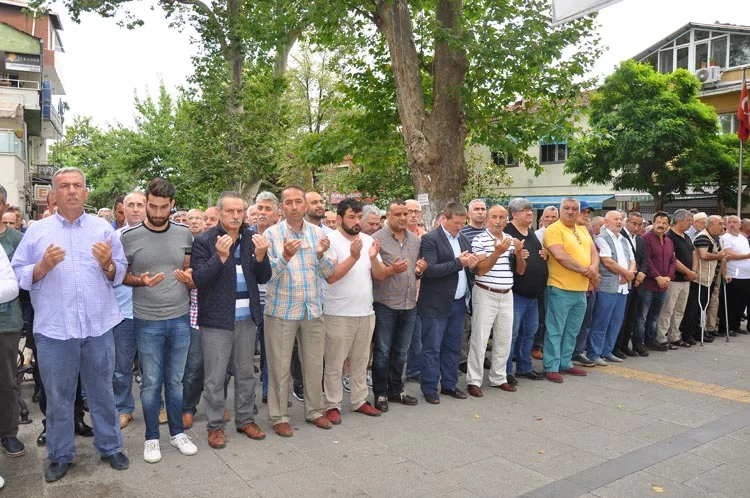 Beykoz Nuri Ağabeyini gözyaşlarıyla uğurladı 2 nuri yesilbas beyk e26qoSoASp