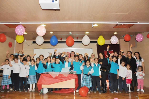 Beykoz, öğretmenine sahip çıkıyor 1 ogr gun 2015 2 wK1Vm43iU1