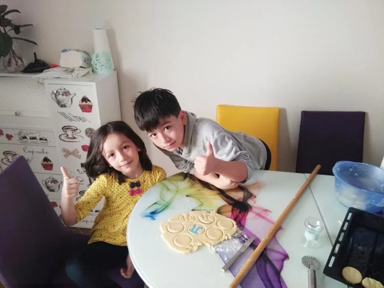 Beykoz İshakağa'da minik eller işbaşında 2 ogrenci 10 IvSTPClI4F