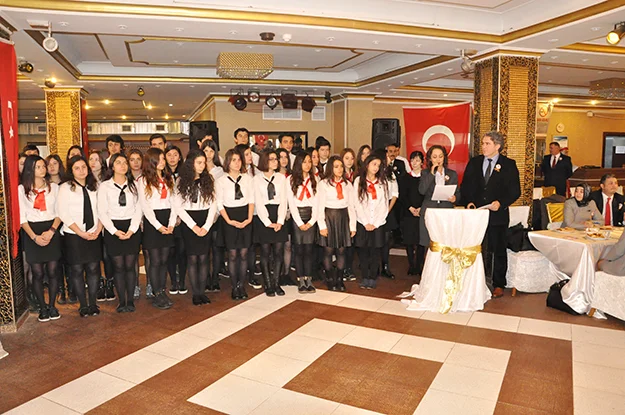 Yeni neslin mimarlarından renkli bir gün 1 ogretmenle QpnqVyRNDl