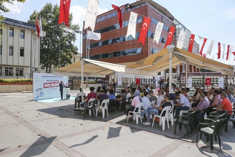 Beykoz’da 80 okula boya ve temizlik malzemesi 4 okul dest aZEtjSeS2G