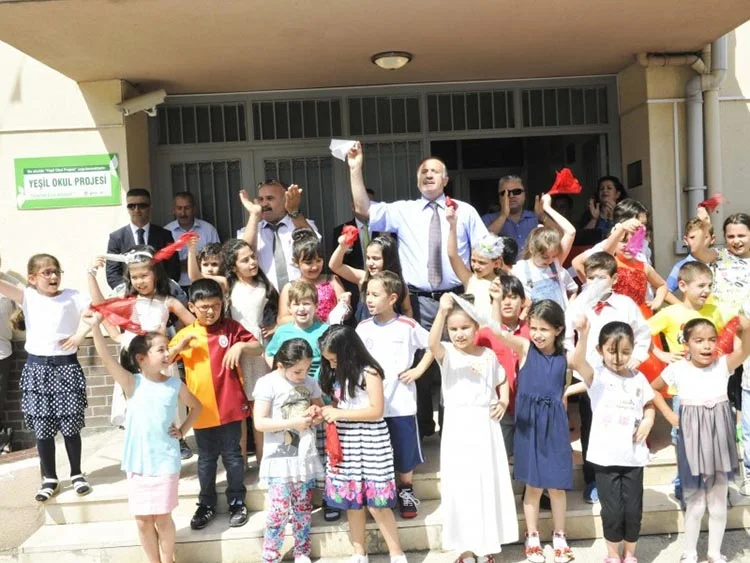 Beykoz’da okullar resmi olarak tatile girdi 2 okul tatil 2 WPfrI8PVOz