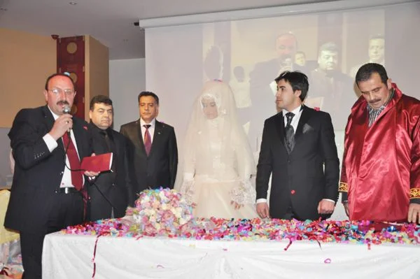 Ersin Sönmez & Zeynep Durgut evlendi 4 osman si I7LhZFX8Fg