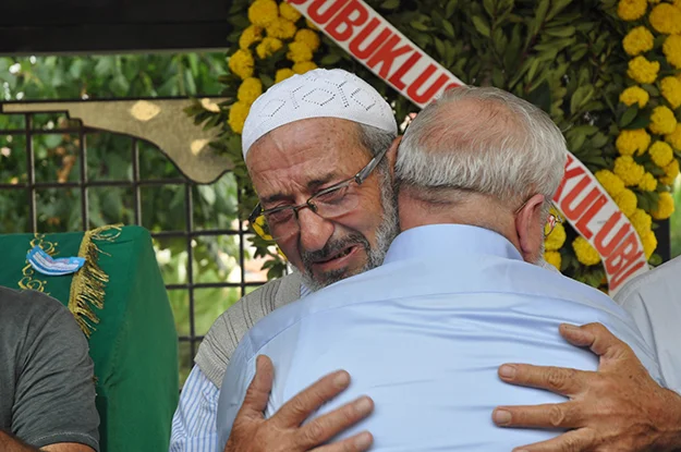 Dr. Özer Odabaşı’nı yüzlerce seveni uğurladı 1 ozer odabasi cenaze 0eMJ1p40Tn