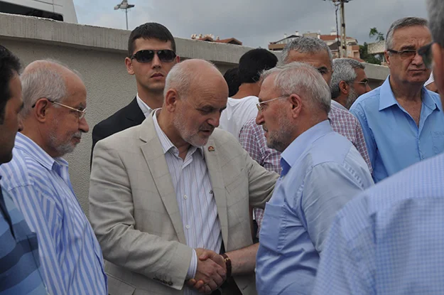 Dr. Özer Odabaşı’nı yüzlerce seveni uğurladı 4 ozer odabasi cenaze VMU6IFNcot