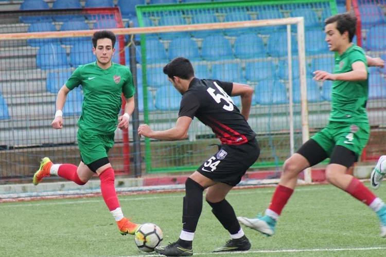 Paşabahçespor gençleri penaltı ile teslim oldu 1 pasa 1 PtJhBNK 6O