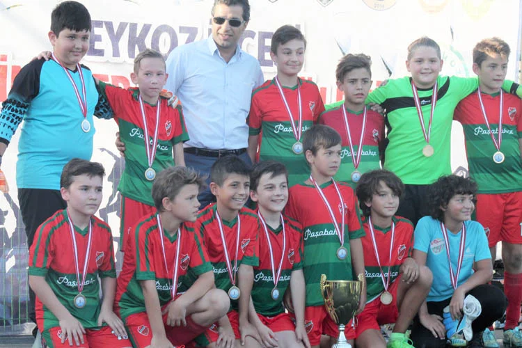 Paşabahçe, Minikler Futbol Şöleni ile şenlendi 6 pasabahcedeminiklerfutbolsoleni nfaR1ADLM0