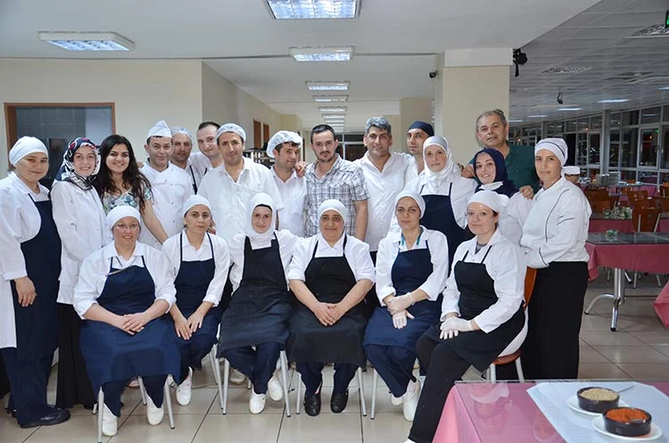 Devlet Hastanesi personeli iftar için bir aradaydı 3 personel iftar 2016 7 UdI9GOZ1XU
