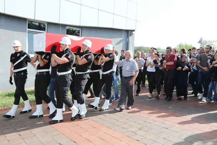 Beykoz'da vefat eden polis memuruna son görev 2 polis cenaze beyk dUlAX2wGX3