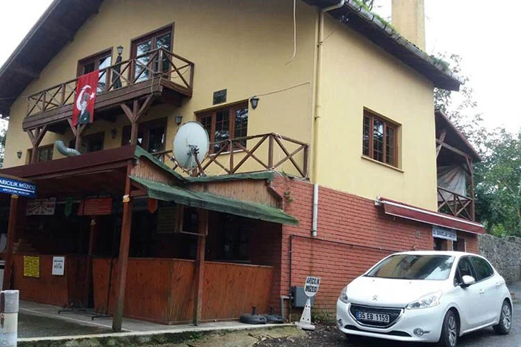 Beykoz'un Polonyalı muhtarı sert konuştu 1 polon muhtar ser eXFnqOZ3K