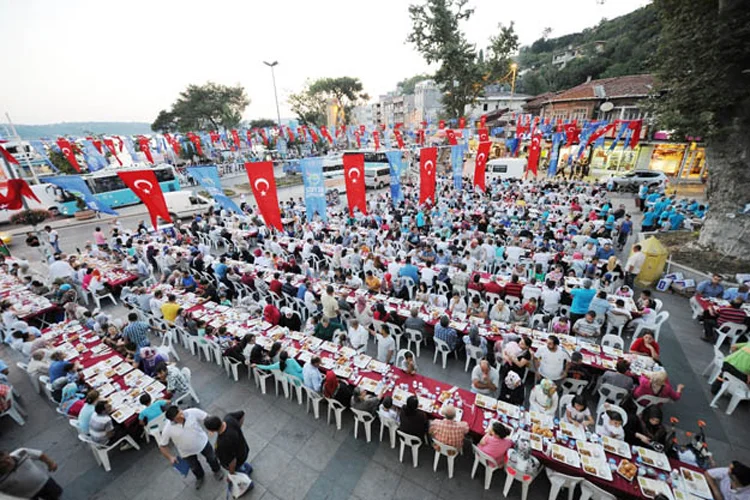 Beykoz'da Ramazan dayanışması başlıyor 1 ramazan ift o7ter8Llg4