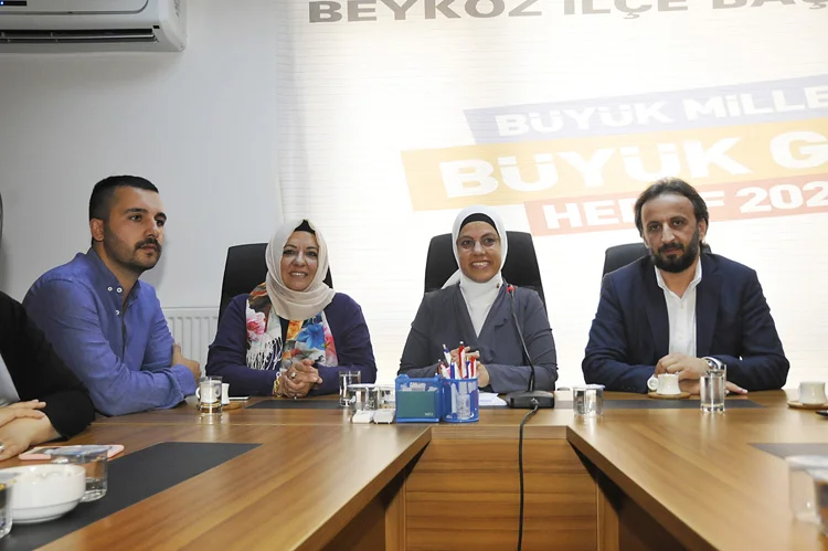 Ravza Kavakçı, Beykoz teşkilatına teşekkür etti 2 ravzakavakcibeykoztesekkuretti 5 6 UdCzwpue