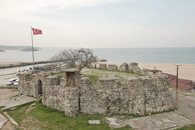 Beykoz'da Riva Kalesi, restorasyon için gün sayıyor 1 riva kale beykoz 2016 1 EllbqmwMUQ