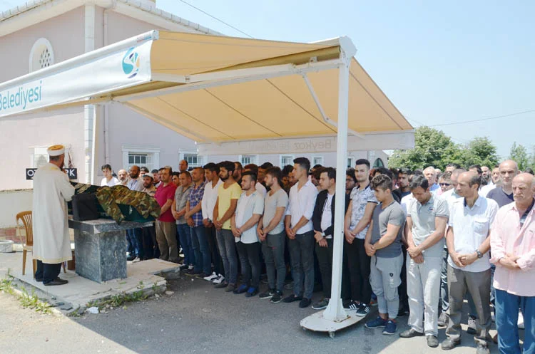 Riva'da boğulan genç toprağa verildi 1 rivadebogulangenctopragaverildi 4 g3GIIwdCsI