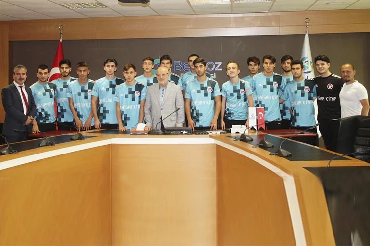 Şampiyon liseden Başkan Çelikbilek’e ziyaret 1