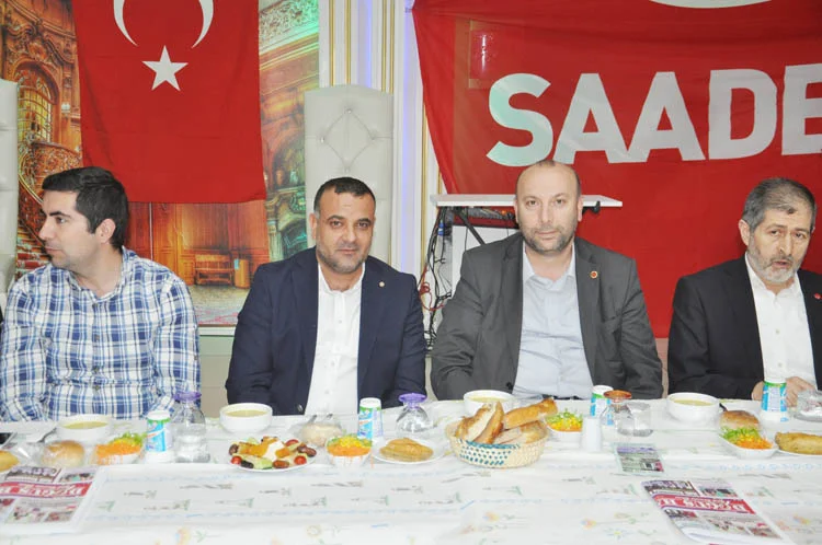 Saadet Partililer geleneksel iftar yemeğinde buluştu 2 saadet iftar bey 13 EqVbu4gjg
