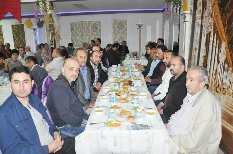 Saadet Partililer geleneksel iftar yemeğinde buluştu 3 saadet iftar bey 2 1 iPizsTlZ