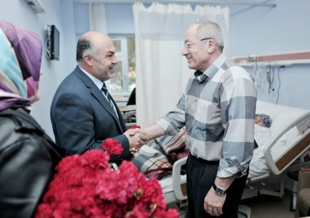 Salih Birinci'den hasta ziyaretleri 1 salhbrnchastazya L8ZAzke7U5