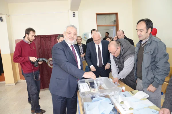 Başkan Adayları’na Sandık Sürprizi 1 sandik surpriz beyk AhXbIGZH0Q