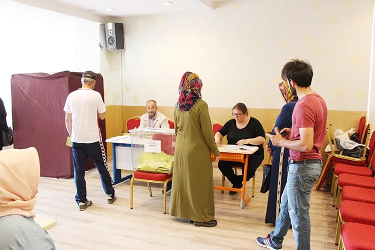 Beykoz Çiftlik Mahallesi’nin yeni Muhtarı Hayrettin Şenol 1 secim cavusba Ups46M6yHE