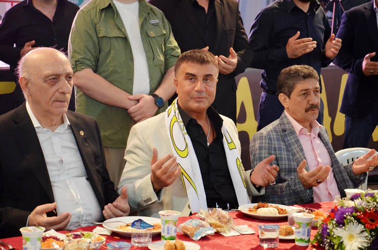 Sedat Peker Beykoz'da gençliğe yön gösterdi 1 sedatpeker gencligeyonverdi 12 EH7pLMOdFE