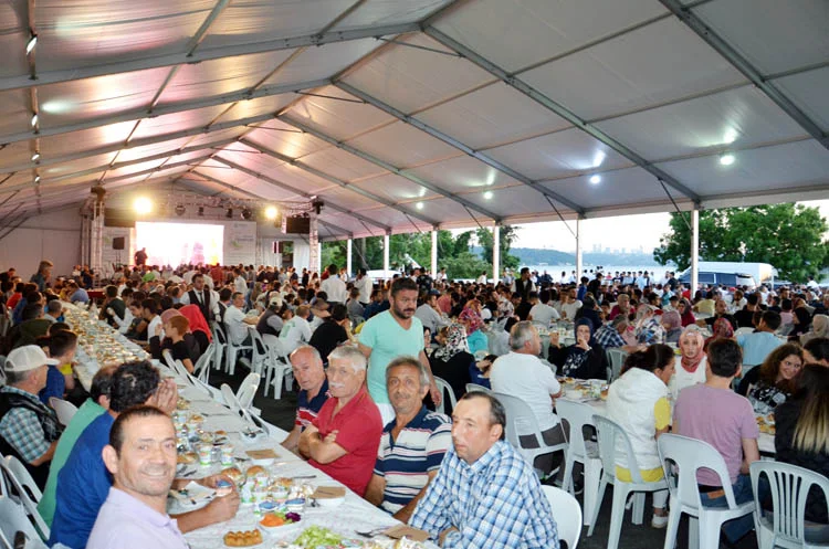 Sedat Peker Beykoz'da gençliğe yön gösterdi 4 sedatpeker gencligeyonverdi 7 aHG5dXb21G