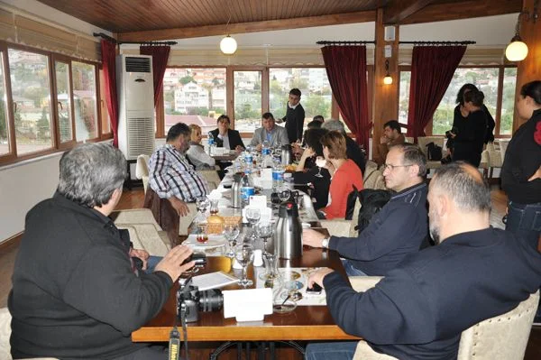 Birbirimizle değil hizmetle yarışıyoruz... 2 sefer bas nzYTxEl 2O