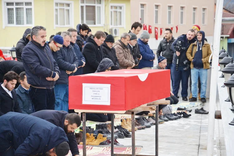 Beykozlu şehidi yüzlerce kişi uğurladı 1 sehit cen abdullahacsi 4 vomkTTsemb