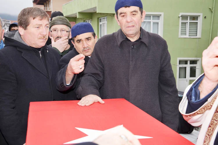 Beykozlu şehidi yüzlerce kişi uğurladı 2 sehit cen abdullahacsi 6 S2qNWWNNab