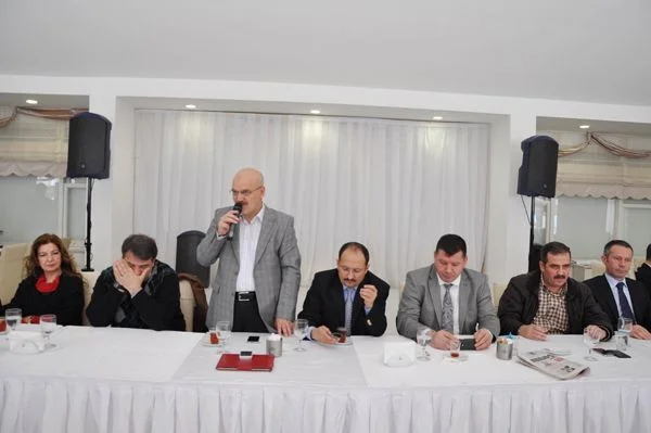 Şehitler yıkanmadan defnedilirler. 1