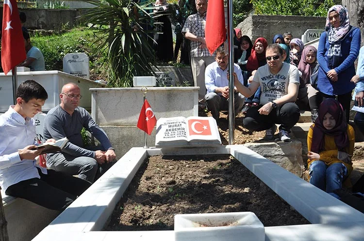 Beykoz’da 15 Temmuz annesine anlamlı ziyaret 2 sehit murat ziyar iAFPawev99