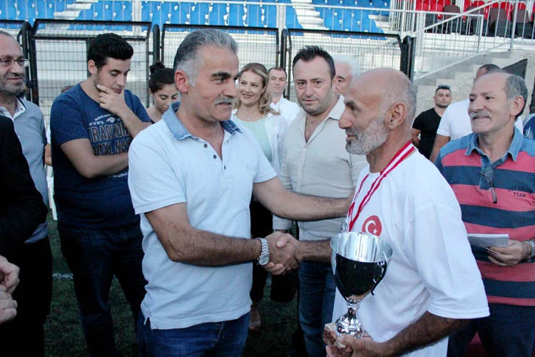 Beykoz’daki şehitler maçında duygusal anlar yaşandı 2 sehit tur 15temmuz 38 4zsmaB9XIi