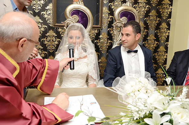 Salih Birinci eşrafında düğün heyecanı 2 selim birinci nik 30NXTLh13J