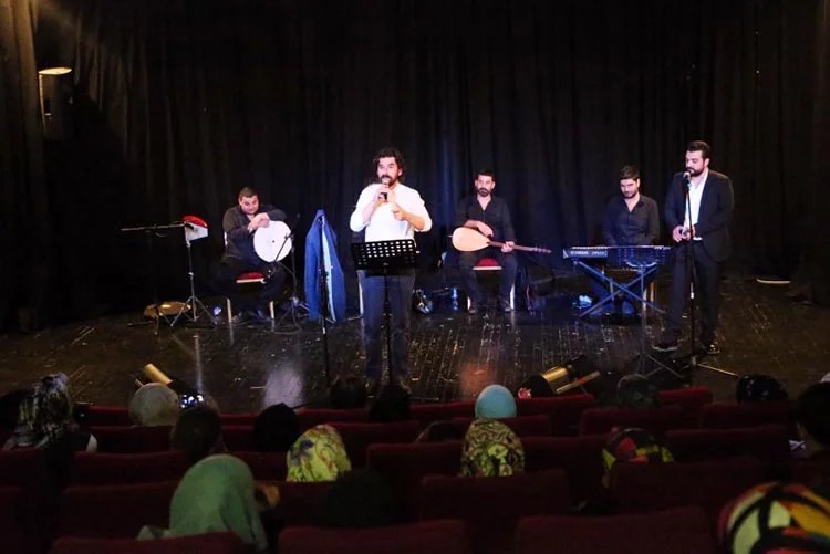 Serdar Tuncer Beykoz’da Şiirlerle Osmanlı’yı anlattı 1 serdar tuncer beykoz 2 KKp0oicRzV