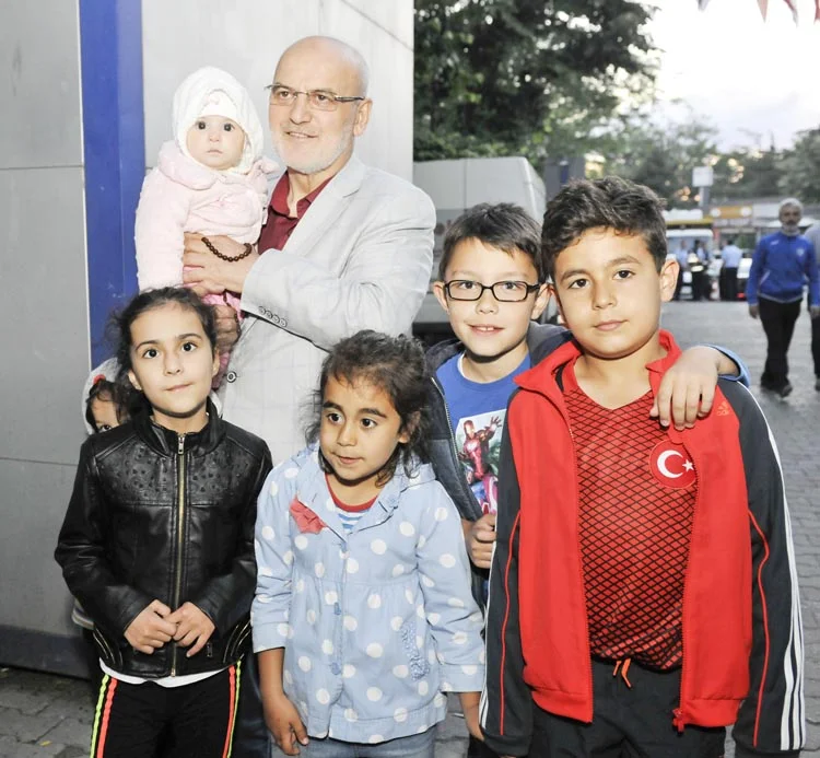 Beykoz’da Ramazan sevinci sokaklara taştı 2 sokak ift u7NL059Fr7