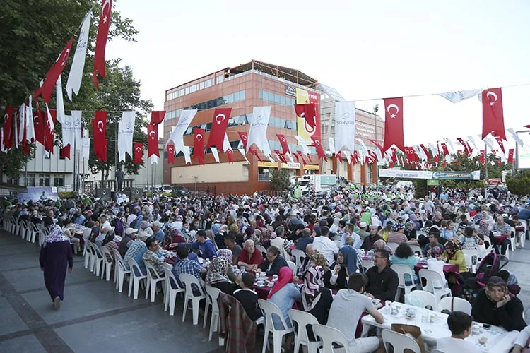 Beykoz Belediye Meydanı’nda son iftar buluşması 2 son iftar beyk pZAwdO9tEr