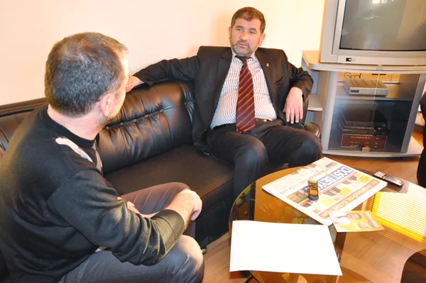 soylu ak par G2TQnEfAUZ