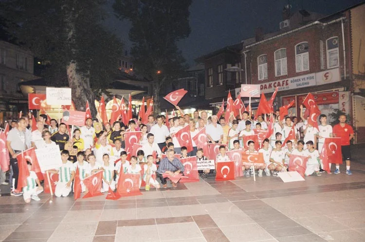 Beykoz'un sporcu gençleri de darbeye karşı durdu 2 spor demokrasi yuruyus beykoz 13 btPWw6 uOQ