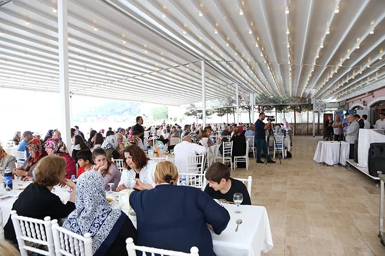 Beykoz’da şehit ve gazi ailelerine şükran yemeği 1 sukran yemek beykoz 4 UnG2 uUD9A