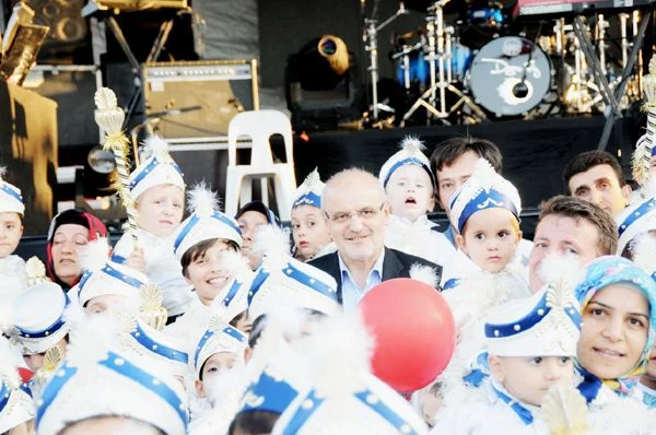 Beykoz’da çifte düğün sevinci 3 sunnet dug CyZ3ZVcmmG