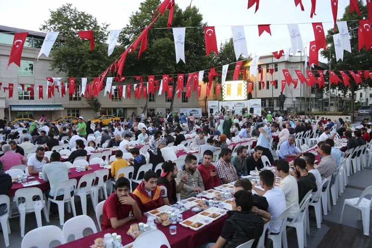İstanbul taksi şoförleri Beykoz’da iftar yaptı 3 takis iftar beykoz 11 aAF9NkKwD4