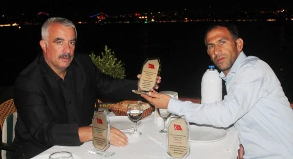 Spor Müdürü'ne spora destek plaketi 1 talip ercan plak sazGRUoQzp