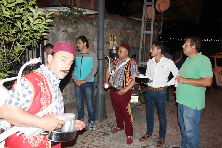 Tarihi Namazgah teravih namazıyla açıldı 1 tarihi namazgah acildi 8 rtPv7FTiO6