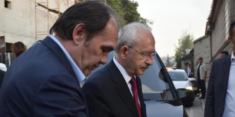 Kemal Kılıçdaroğlu taziye için Kanlıca’ya geldi 1 taziye chp 2 KyBucSUQhE