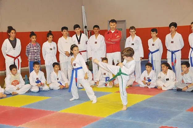 Beykoz’da yıldızı parlayan spor 2 tekvando beyk QnyM8rlv