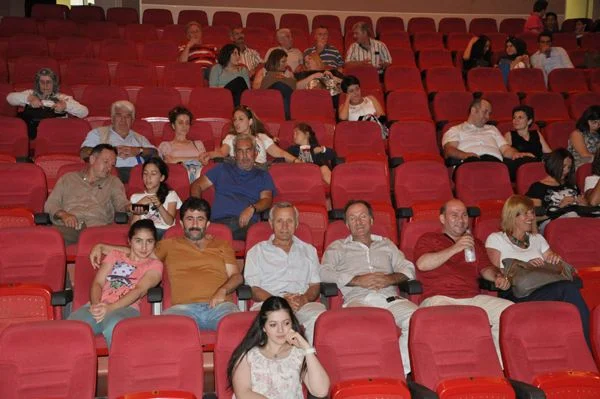 tiyatro 2 8aHQRkLds9