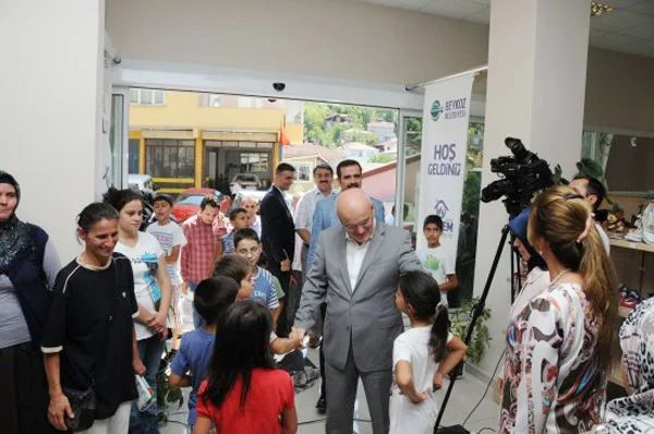 2500 öksüz ve yetime bayram sevinci 1